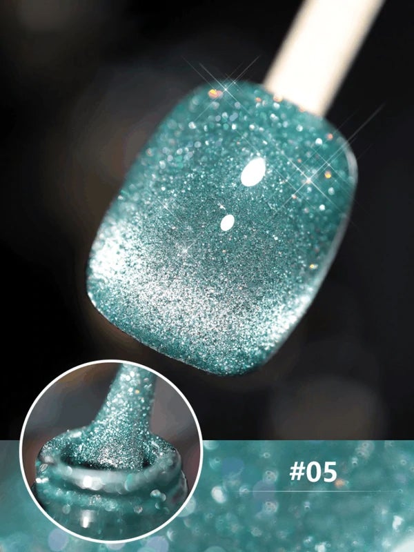 Glitzernder Katzenaugen-Nagellack