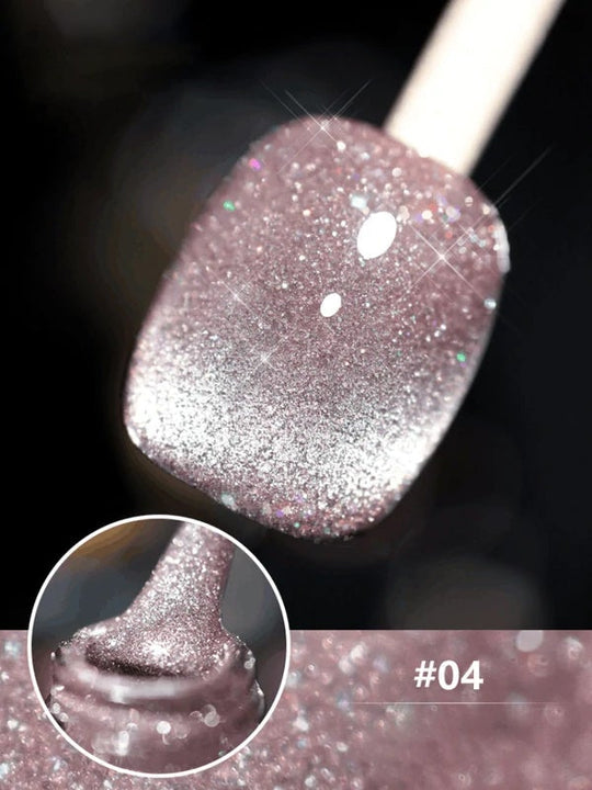 Glitzernder Katzenaugen-Nagellack