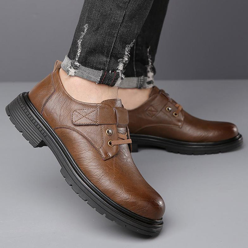 Atmungsfreie Retro -PU -Leder -Softroshese von Männern