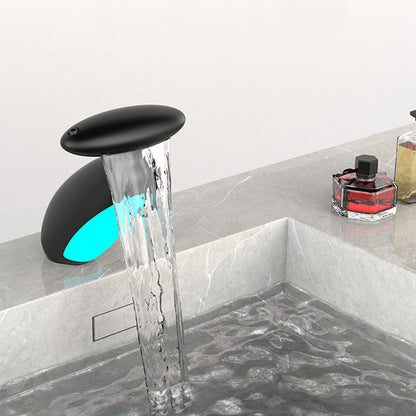 360° drehbarer, ausziehbarer Waschtischarmatur mit 4 Wasserflussmodi und LED-Licht