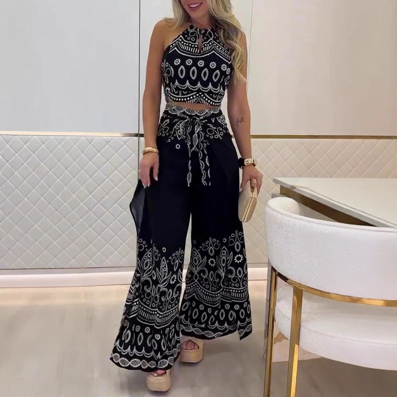 🌺2025 Neu eingetroffen - 50% OFF🌺Damen-Set mit Retro-Muster und ethnischem Neckholder-Oberteil mit ärmellosem Bein und Hose mit weitem Bein