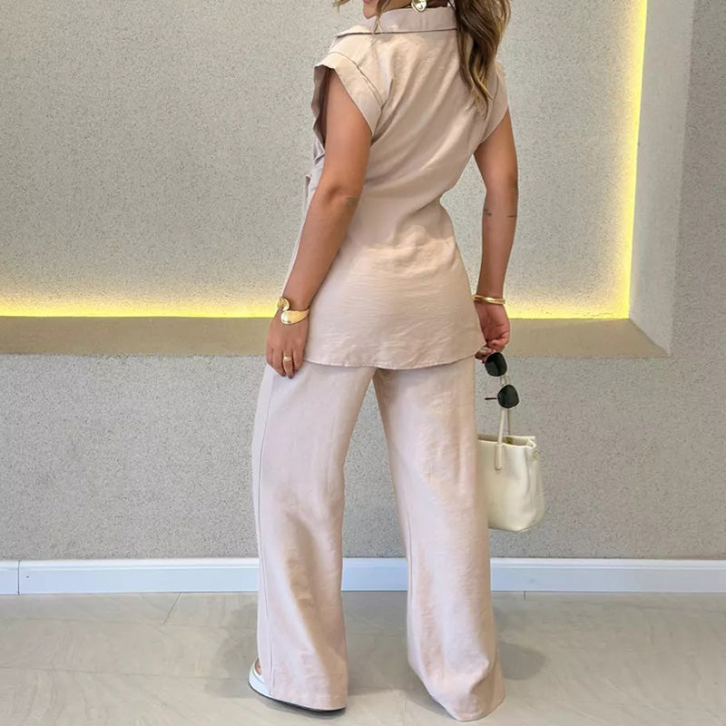 Elegantes Set aus tailliertem Oberteil und lässiger Hose