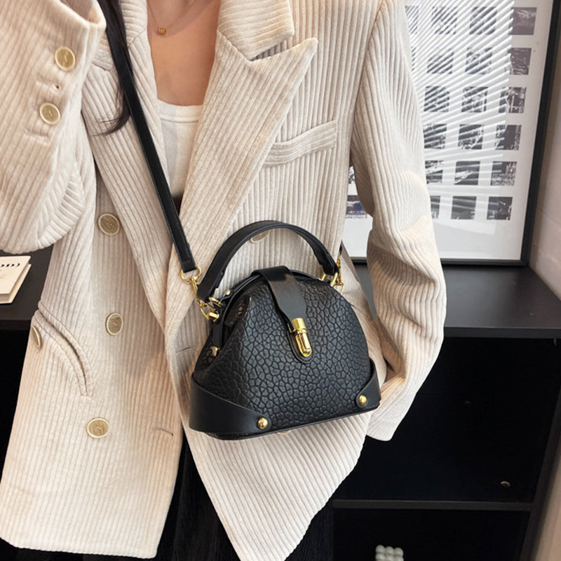 👜 LIMITIERTES ANGEBOT 50% RABATT! ✨ Farbblock-Damenhandtasche – Metallbeschläge, Vielseitig Tragbar, Kompakt 💼