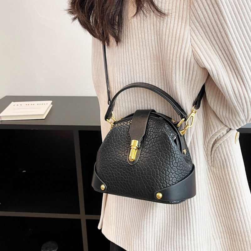 👜 LIMITIERTES ANGEBOT 50% RABATT! ✨ Farbblock-Damenhandtasche – Metallbeschläge, Vielseitig Tragbar, Kompakt 💼