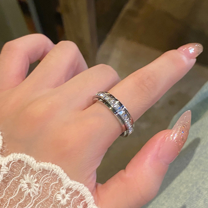 🔥Solange der Vorrat reicht 50% Rabatt!🎉Drehbarer Spinner-Ring aus Titanstahl mit Zirkonia
