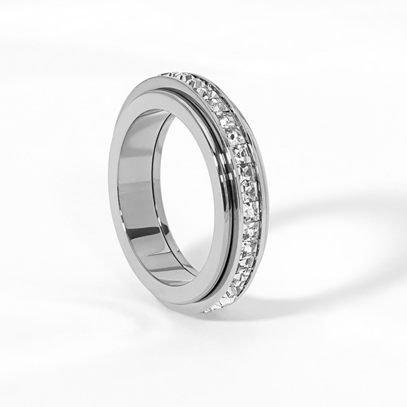 🔥Solange der Vorrat reicht 50% Rabatt!🎉Drehbarer Spinner-Ring aus Titanstahl mit Zirkonia