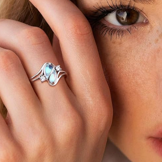 Geometrischer Damenring mit ovalem grünem Mondstein & Zirkonia – modern & stilvoll 💍✨