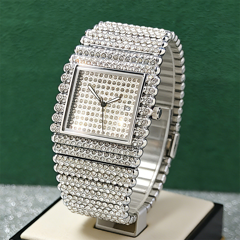 Quadratische Armbanduhr mit besetztem Zifferblatt und dehnbarem Armband