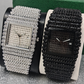 Quadratische Armbanduhr mit besetztem Zifferblatt und dehnbarem Armband