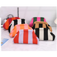 Gestrickte Gestreifte Dumpling-Clutch-Tasche